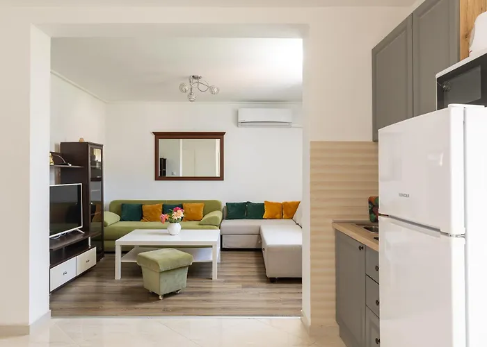 Stephanie Green Island Apartments